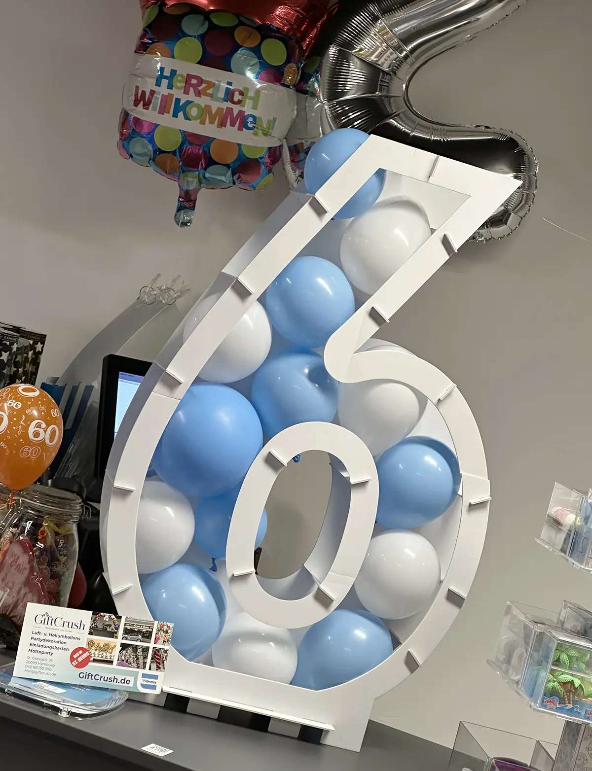 Großer Zahlenballon als Geburtstagsdekoration
